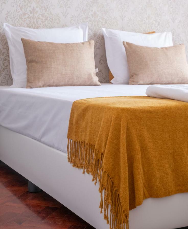 4U Lisbon Suites & Guesthouse VII Airport ภายนอก รูปภาพ